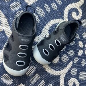 KEEN Stingray Closed Toe Water Sandals Black 1023154 Boys Unisex Sz 13 Youth